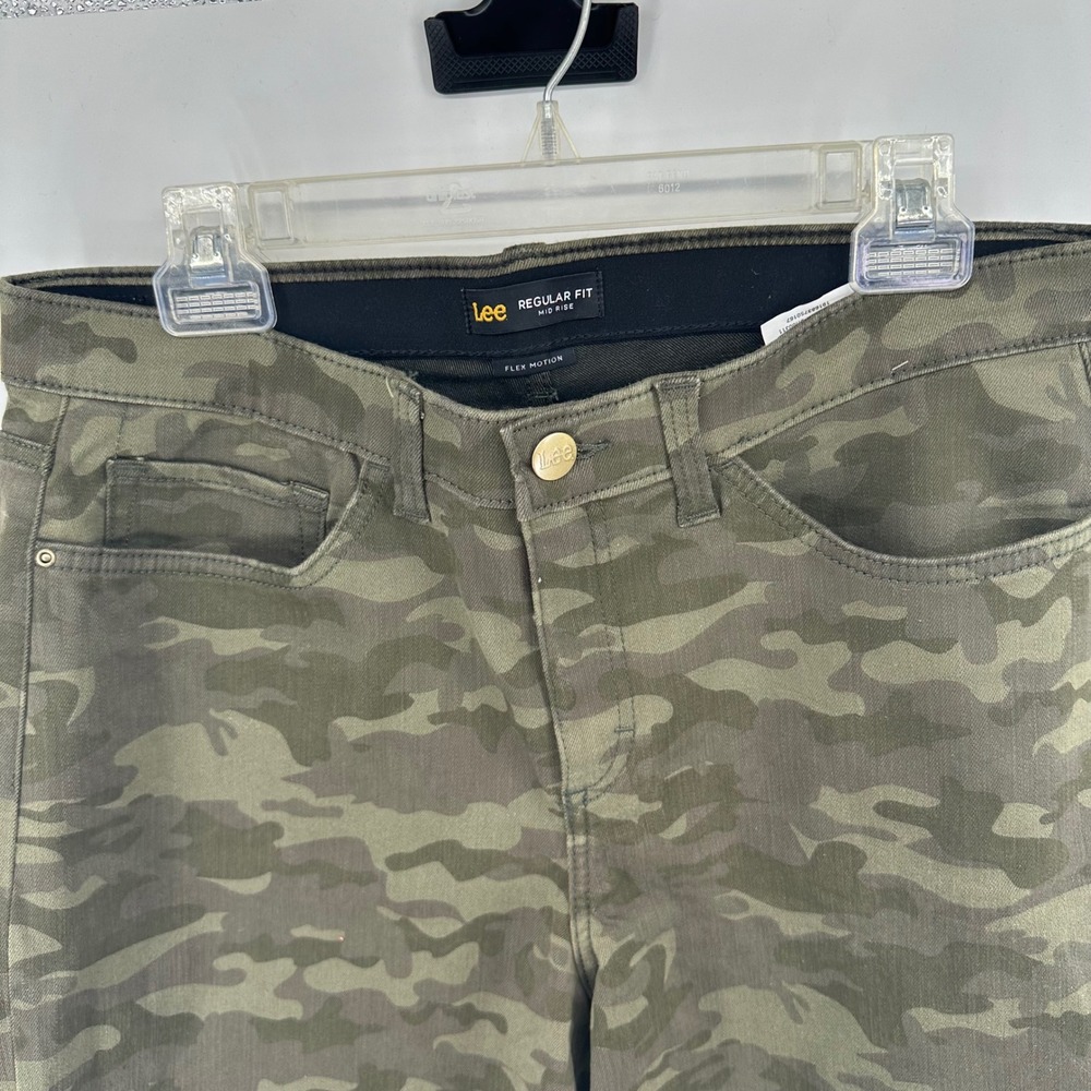 Lee Olive Green Camo Women's Bermuda Shorts - Picture 10 of 11